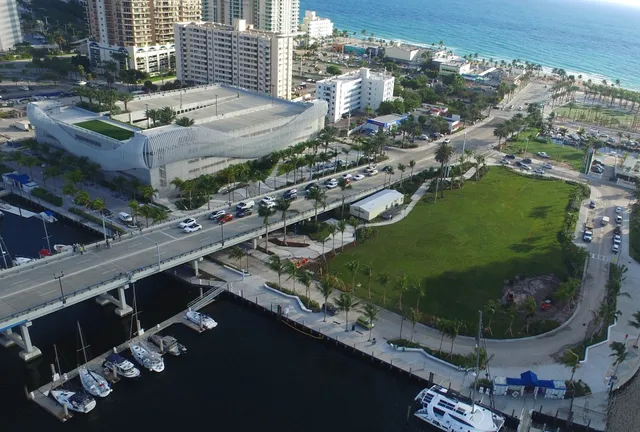 Las Olas Intracoastal Promenade Park