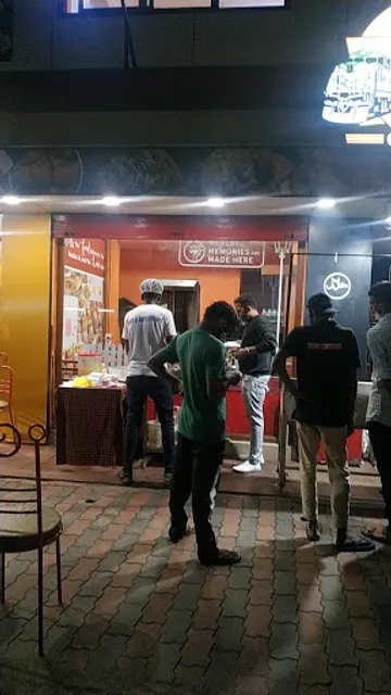 Mumbai Central Cafe and Food Station Restaurant