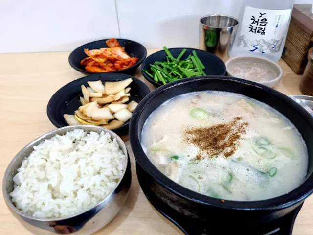 쌍둥이수육국밥단국대점