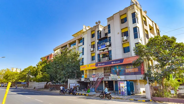 FabExpress Red Apple - Hotel in Dandi Kuch Circle, Ahmedabad
