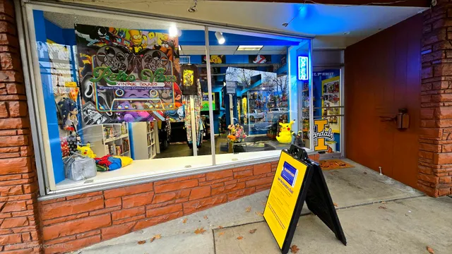 Retro Vibes & Vintage Sounds