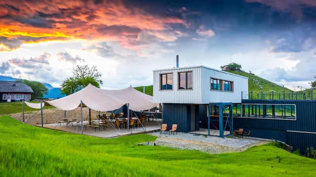 Ursa Mica Glamping Resort
