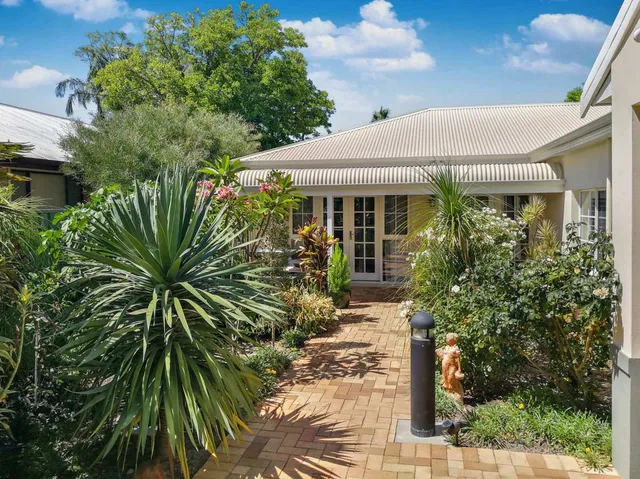 Airport Bed & Breakfast