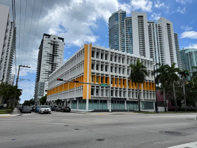 Avanti Way Realty - East Miami II