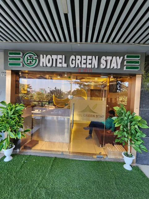 Hotel green stay
