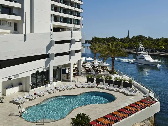 Waterstone Resort & Marina Boca Raton, Curio Collection by Hilton