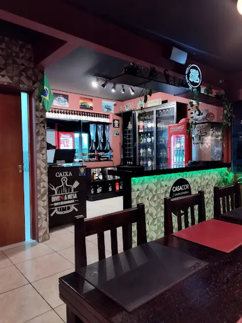 Divinna Mesa Bar e Restaurante - hamburgueria e choperia faixa preta.