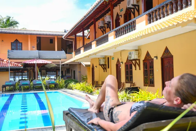 Drifters Hotel & Beach Restaurant