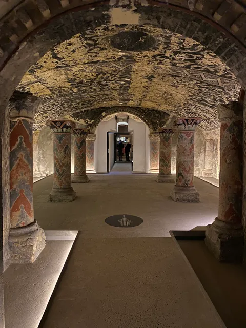 Crypte de la Basilique Notre-Dame