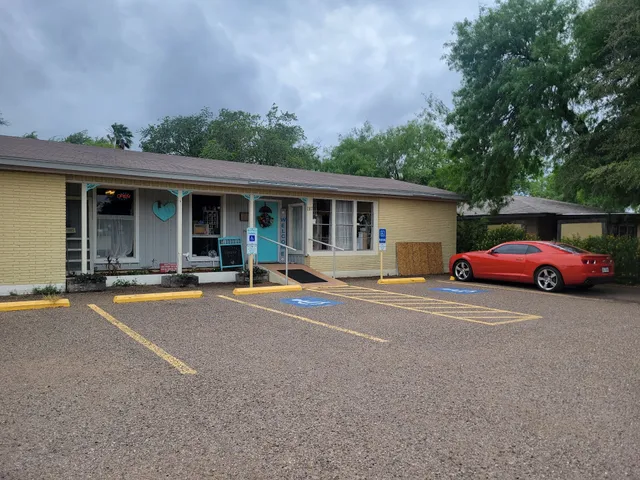 Bridges & Company Vintage Market