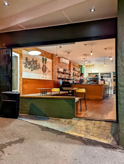 Lucky Duck Cafe and Bar