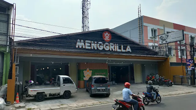 Menggrilla Pakansari