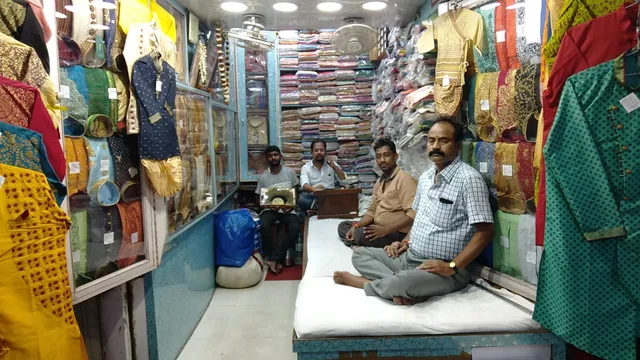 NEW PANJABI STORES - 208 , RASH BEHARI AVENUE , GARIAHAT , BESIDE STANDARD CHARTERED BANK , KOL - 700029