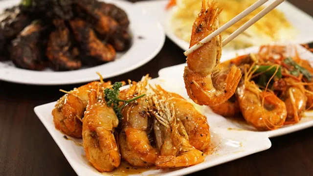 四兩千金活蝦之家 | 高雄美食 高雄美食推薦 附近美食 泰國蝦 活蝦 胡椒蝦 蝦子 聚餐 餐廳