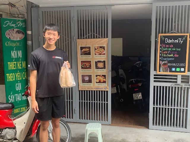 XƯỞNG ĂN VẶT - Bánh mì Tý
