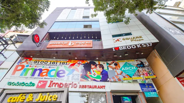 FabHotel Royal Inn I - Hotel in Whitefield, Bangalore