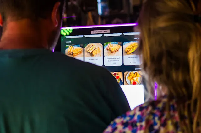 STR'EAT bars & kitchens (STREAT)