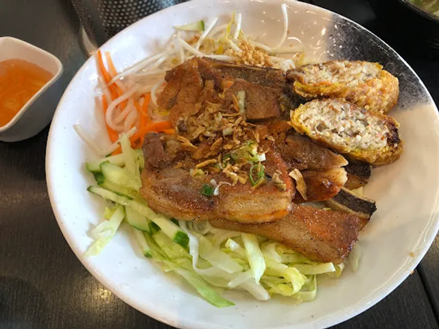 Luna Vietnamese Restaurant Richmond Hill | 越南冰室