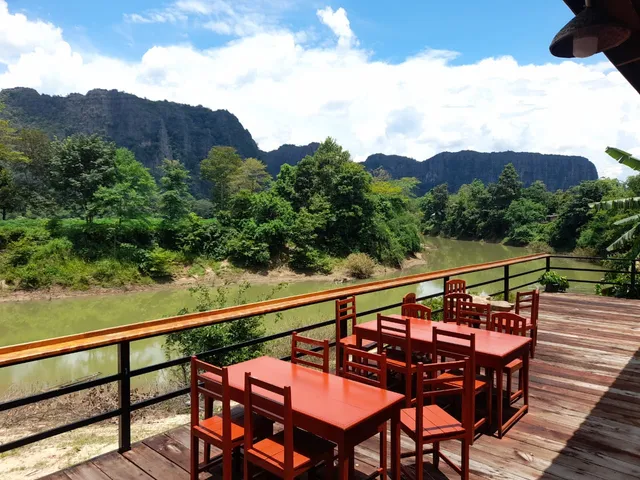 Phonyeng Guesthouse & Restaurants