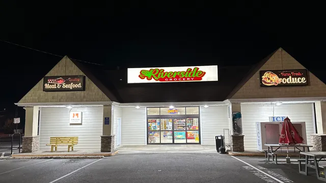 Riverside grocery