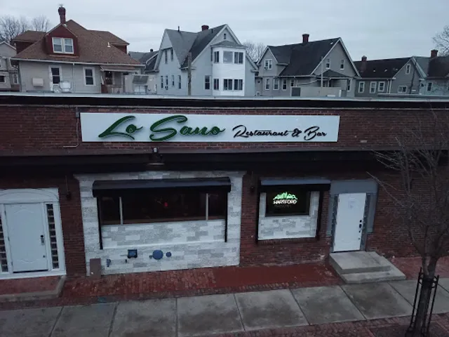 Lo Sano Restaurant & Bar