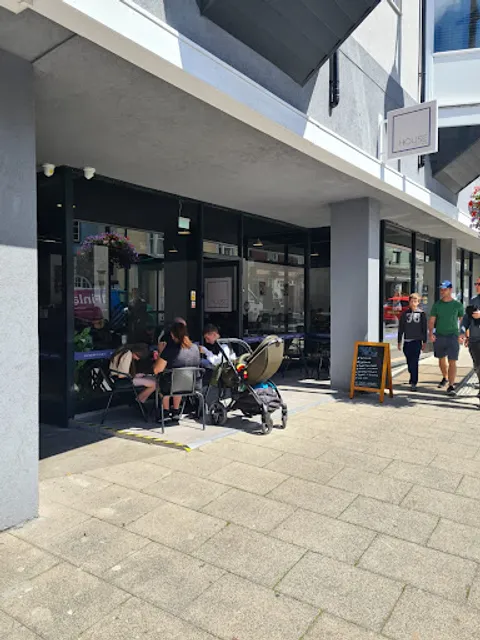 HOUSE Café & Parlour