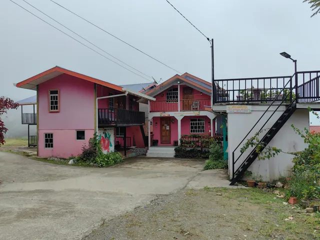 Strawberry Rest House Mesilou Kundasang