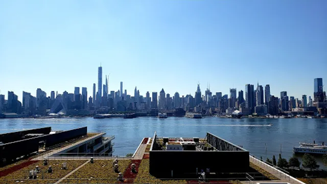 RiverHouse 11 at Port Imperial