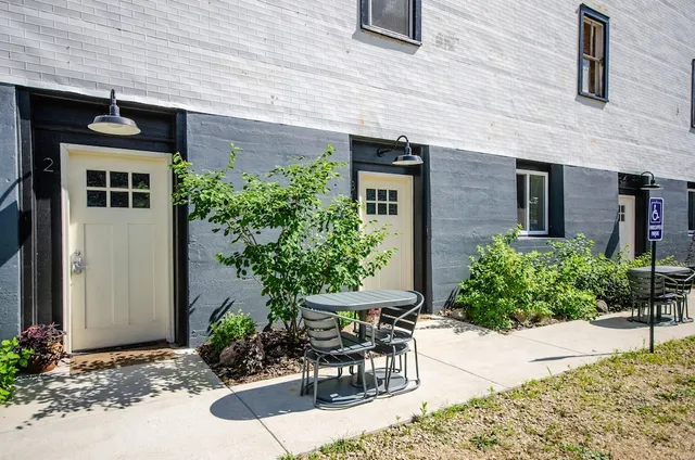 Tobacco Warehouse Inn