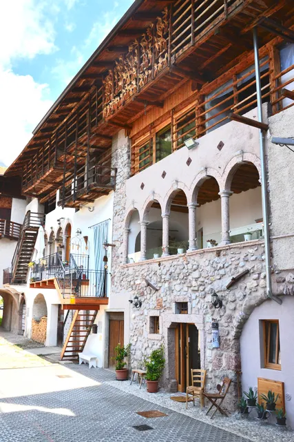 Logge dei Paroloti - Soggiorno nell'antica casa di famiglia