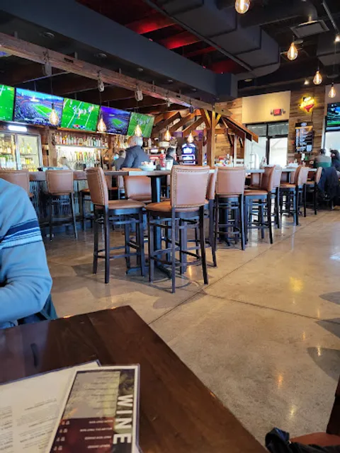 Niko's Tavern - Elgin