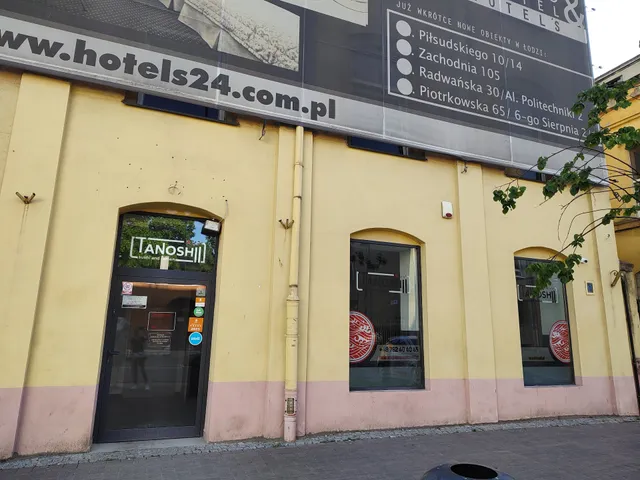 Tanoshii Sushi and Ramen