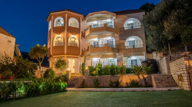 Ξενοδοχείο Άγιος Θωμάς Hotel Agios Thomas