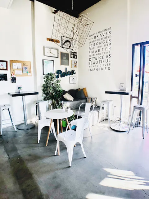 MAZ Café Con Leche - Coffee Shop Orange County