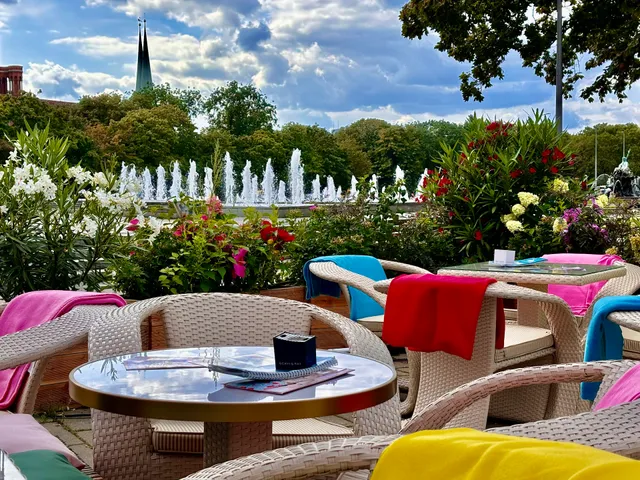 Lieschen Mueller im Parterre Erlebnisrestaurant Cafe und Burlesque Bar