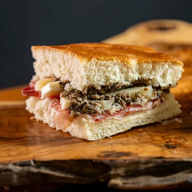 Tipico Hub del Gusto