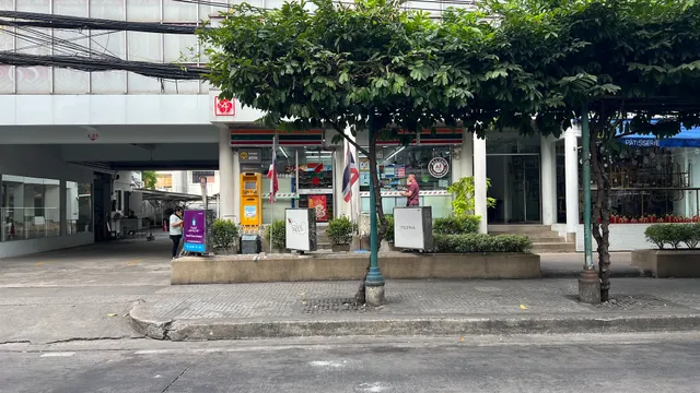 7-Eleven