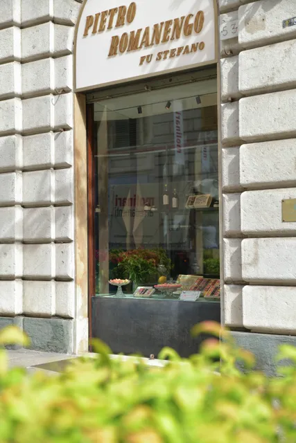 Confetteria Romanengo Via Roma Genova