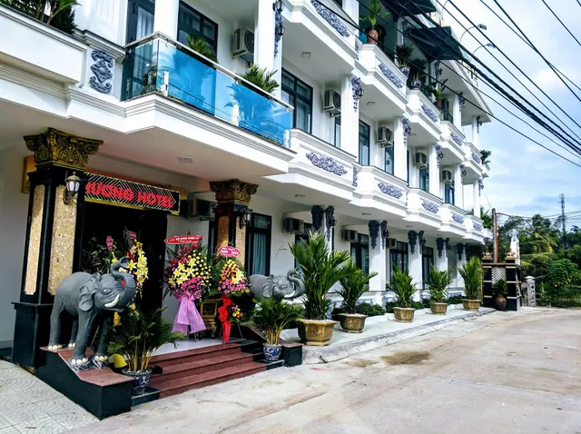 Khách Sạn Tứ Phương