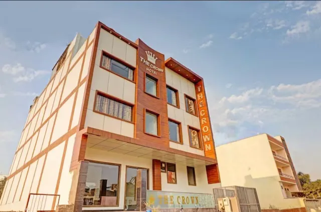 The Crown Hotel Agra & Restaurant