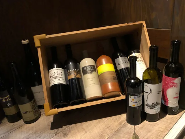 Wine bar Le3 ルトロワ