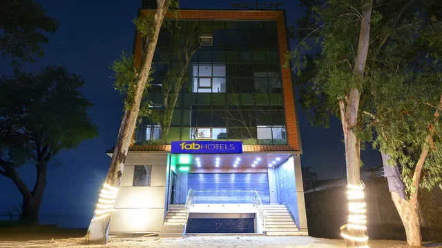 FabHotel Evergreen
