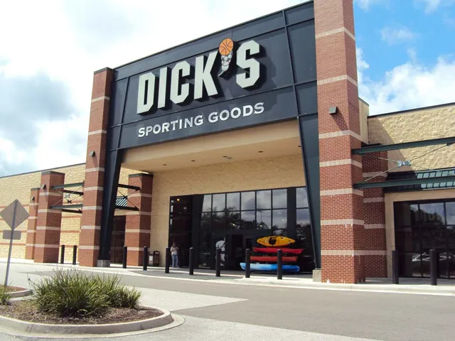 DICK'S Sporting Goods