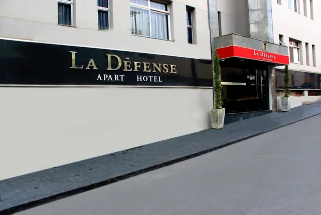 La Defense Apart Hotel