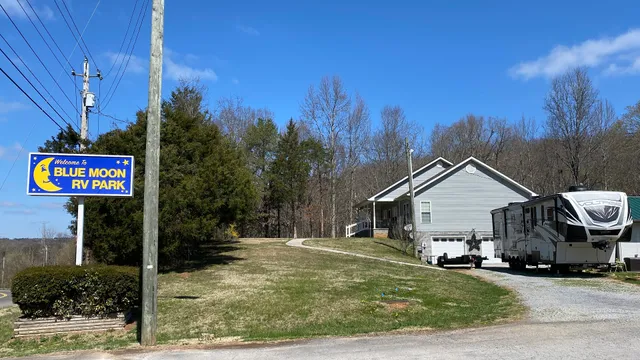 Blue Moon RV Park (Formerly Overniter RV Park)