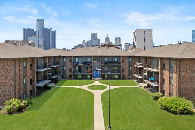 Lafayette Park Place Apartments