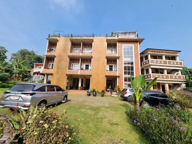 Urbanview Hotel Syariah Insani Cisarua Puncak