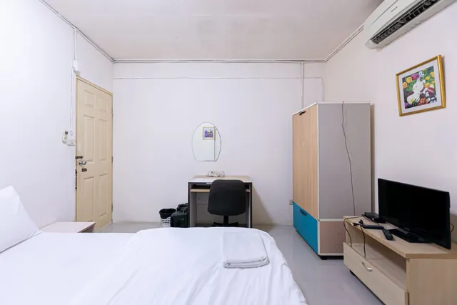 Freesia Sala Daeng Silom Apartments