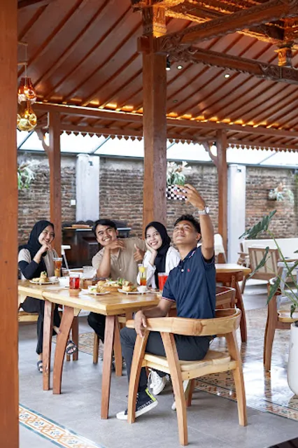 Omah Majapahit Cafe & Resto