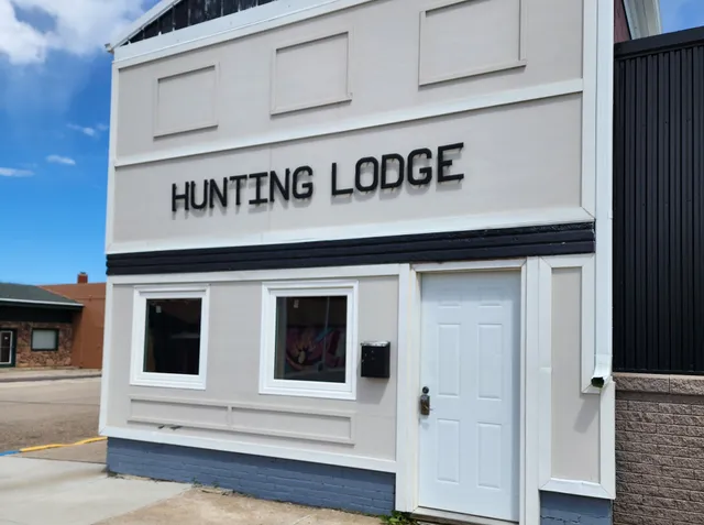 Buck-It's Bar and Lodge